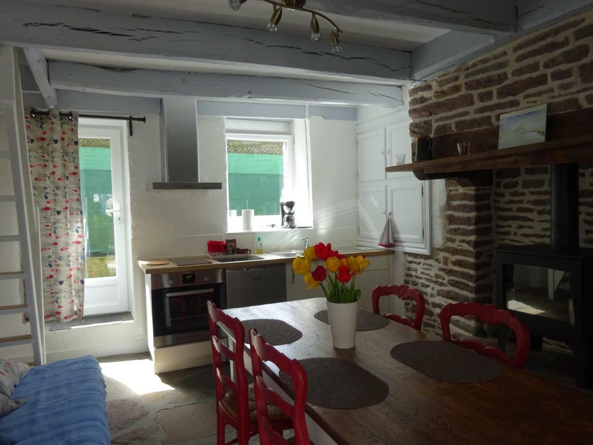 Saint-Jean-des-Champs La Cour Du Bourg旅馆 外观 照片